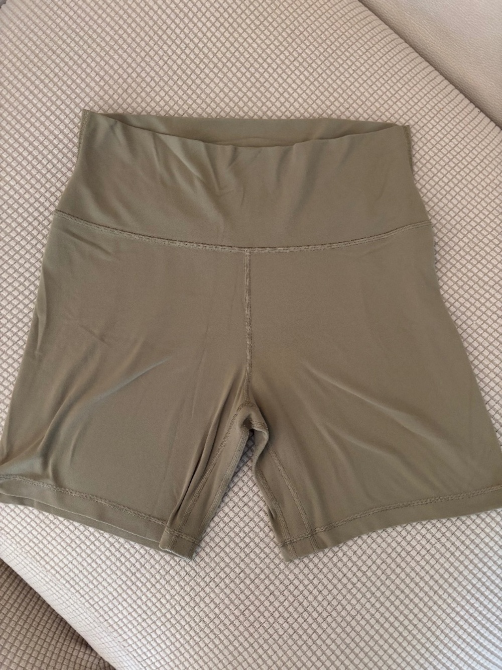 Aritzia Butter 7 inch Bike Short